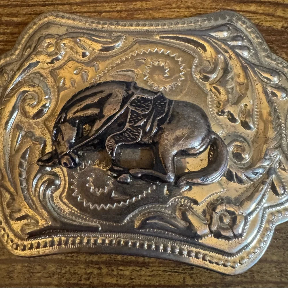 Vintage Western Horse Belt Buckle Silver Tone Kneeling Horse 1970s‎